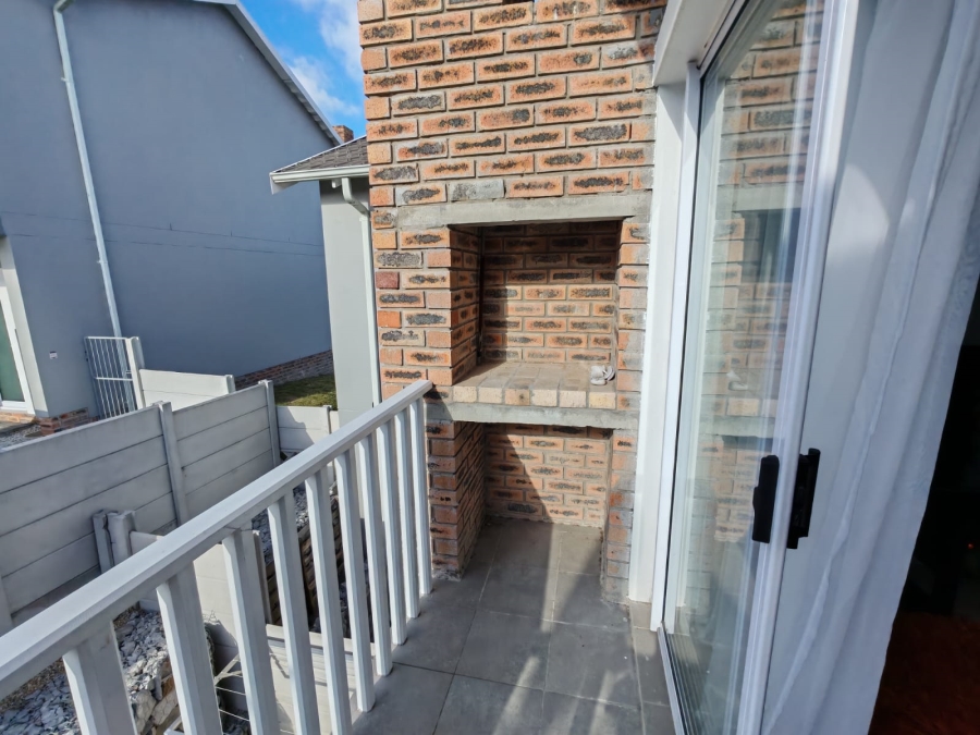 To Let 2 Bedroom Property for Rent in More Grove Eastern Cape